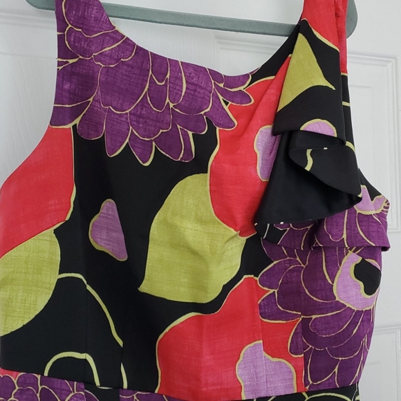 Dress - Picture 4 of 4